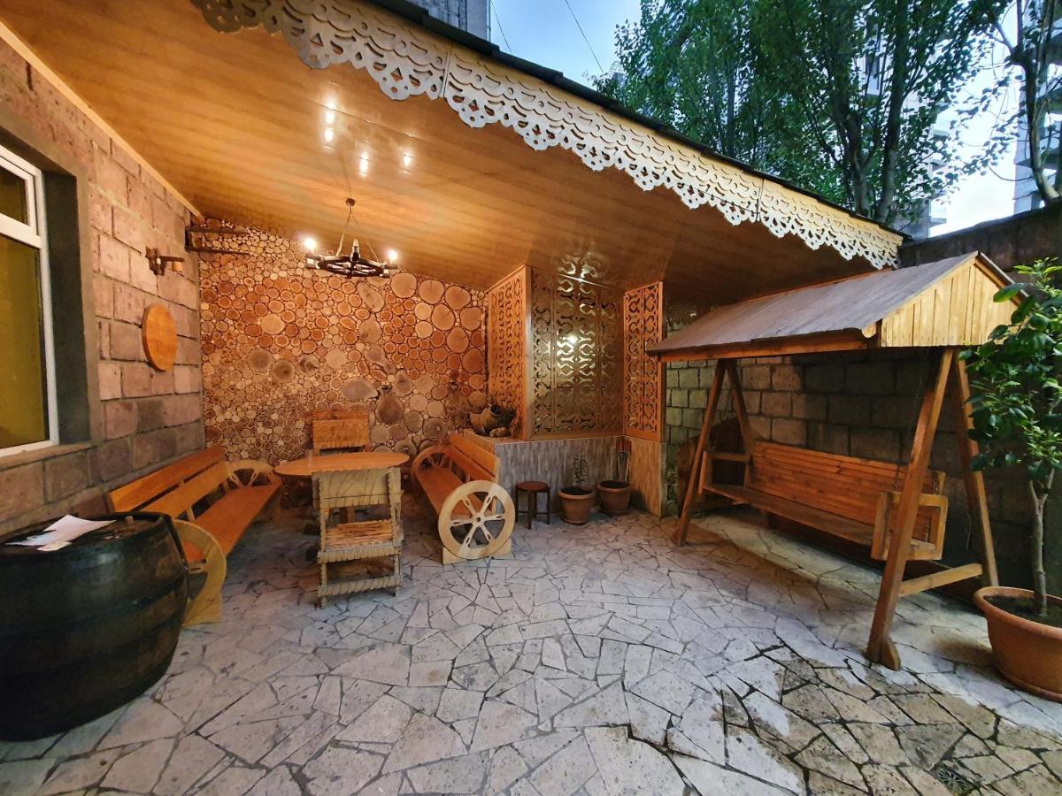 Capsule Hostel In The Old City Of Jereván Kültér fotó