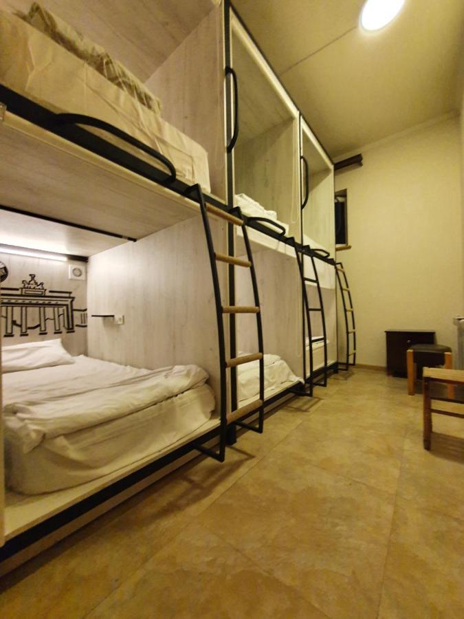 Capsule Hostel In The Old City Of Jereván Kültér fotó