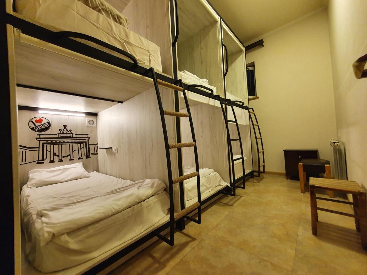 Capsule Hostel In The Old City Of Jereván Kültér fotó